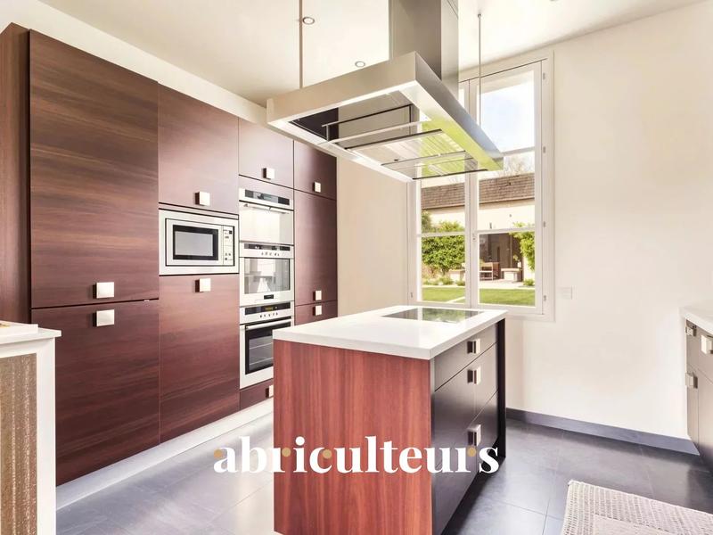 Maison - 152 m² - 7 pièces