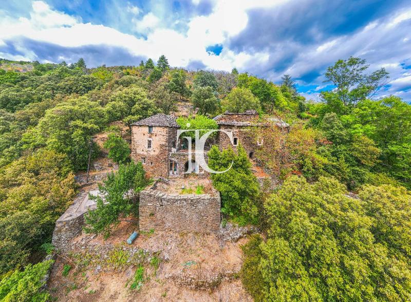 Maison en pierre - 82 m² - 7 pièces