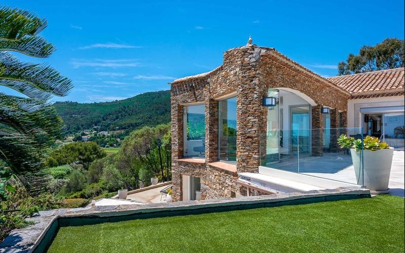 Propriété - 285 m² - 6 pièces