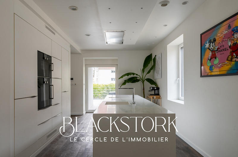 Villa - 243 m² - 7 pièces