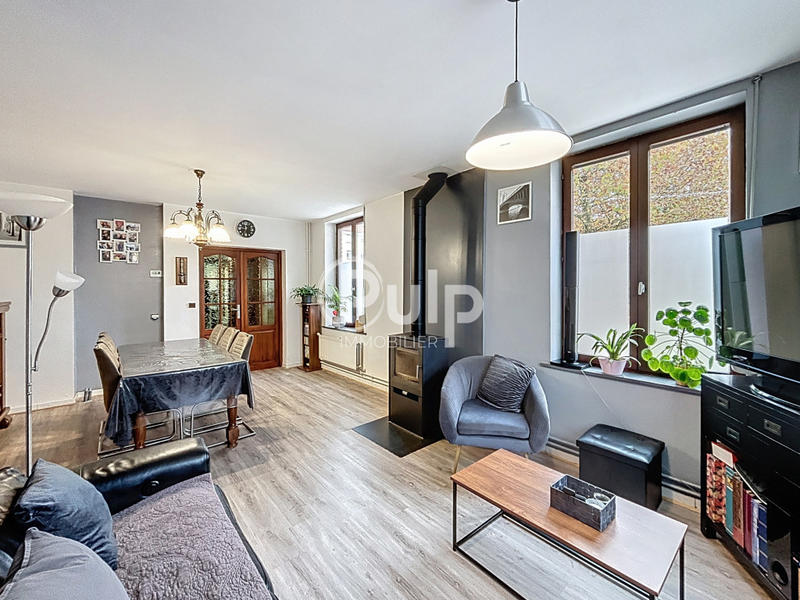 Maison - 90 m² - 5 pièces