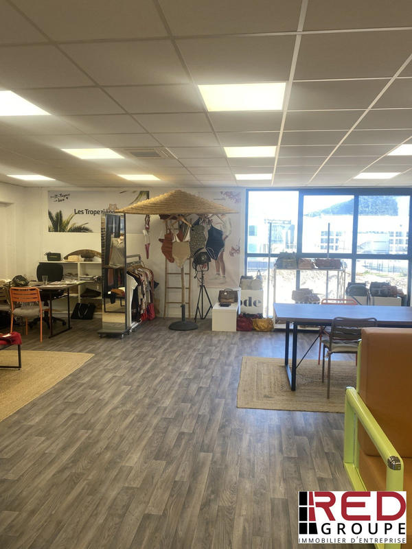 Local d'activités - 132 m² - 1 pièce