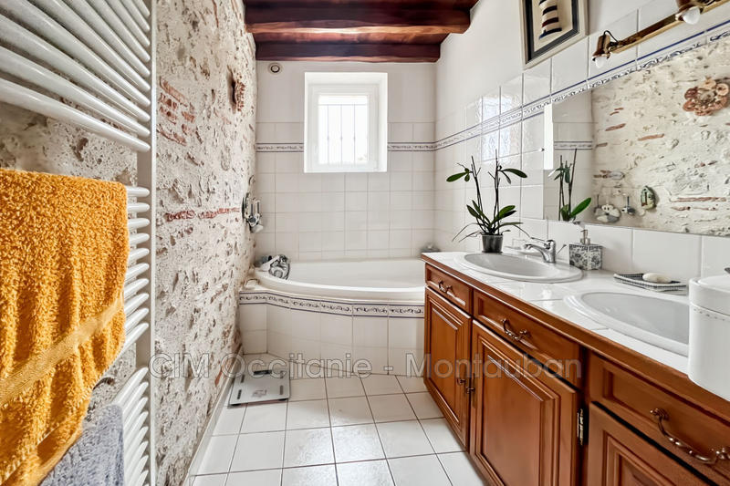 Maison - 201 m² - 6 pièces