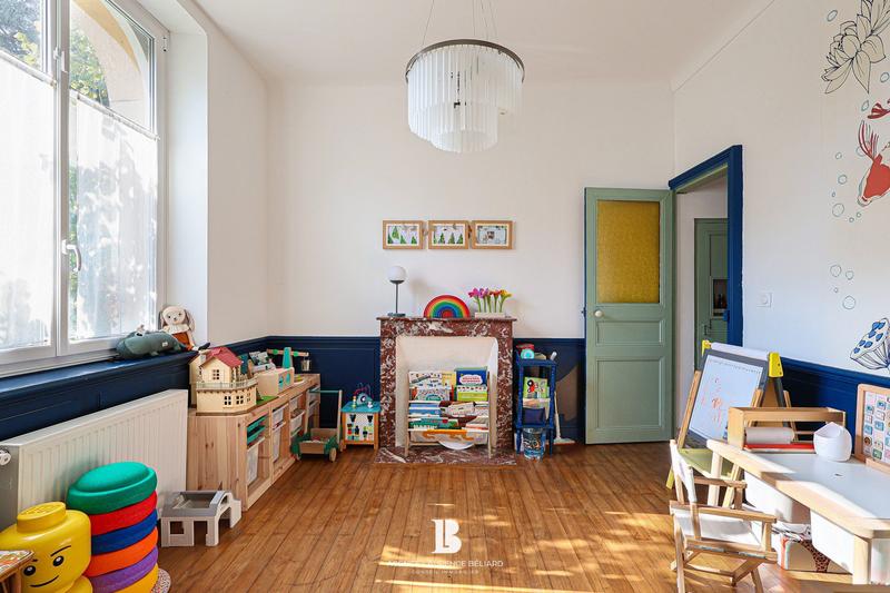 Maison - 180 m² - 8 pièces