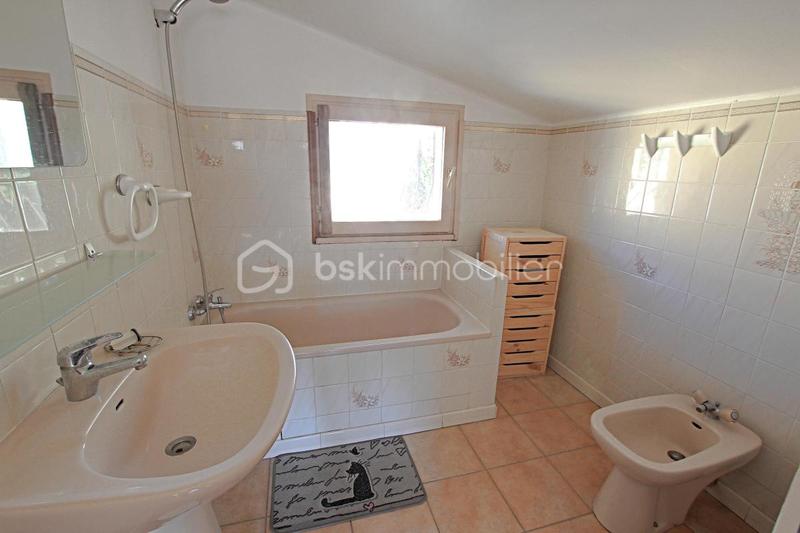 Villa - 93 m² - 5 pièces