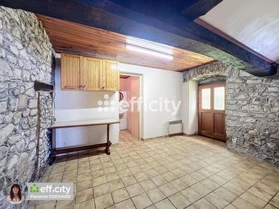 Maison - 410 m² - 9 pièces