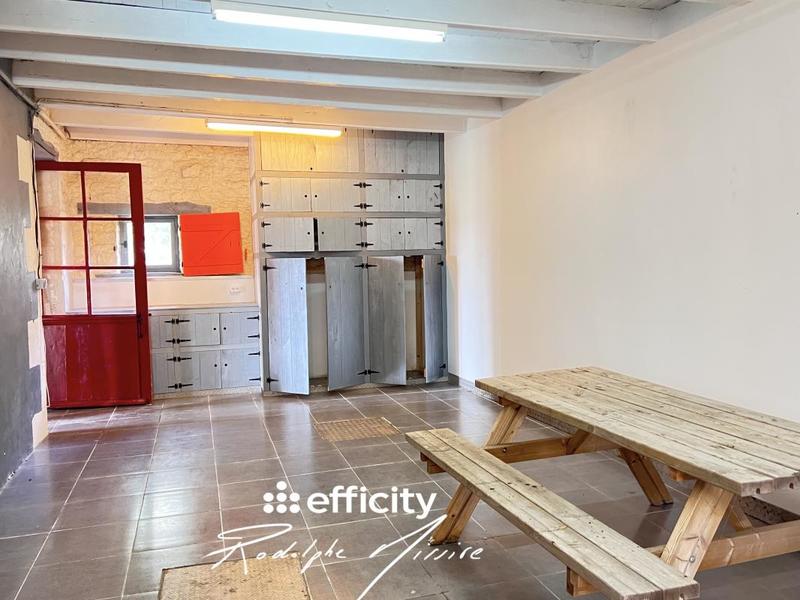 Maison - 250 m² - 10 pièces