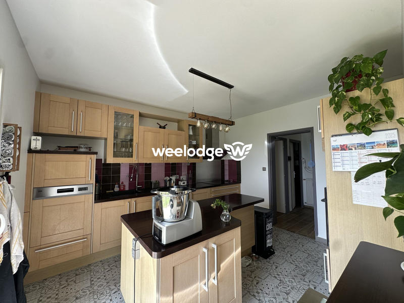 Maison - 227 m² - 7 pièces