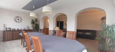 Maison - 199 m² - 8 pièces