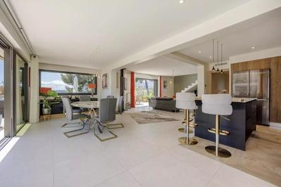 Villa - 358 m² - 9 pièces