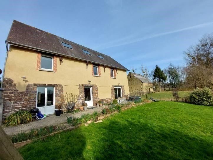 Maison ancienne - 175 m² - 8 pièces