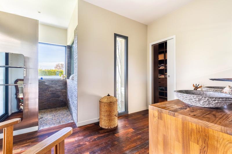 Maison contemporaine - 287 m² - 7 pièces