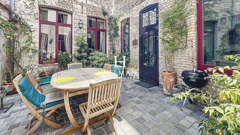 Maison - 231 m² - 8 pièces