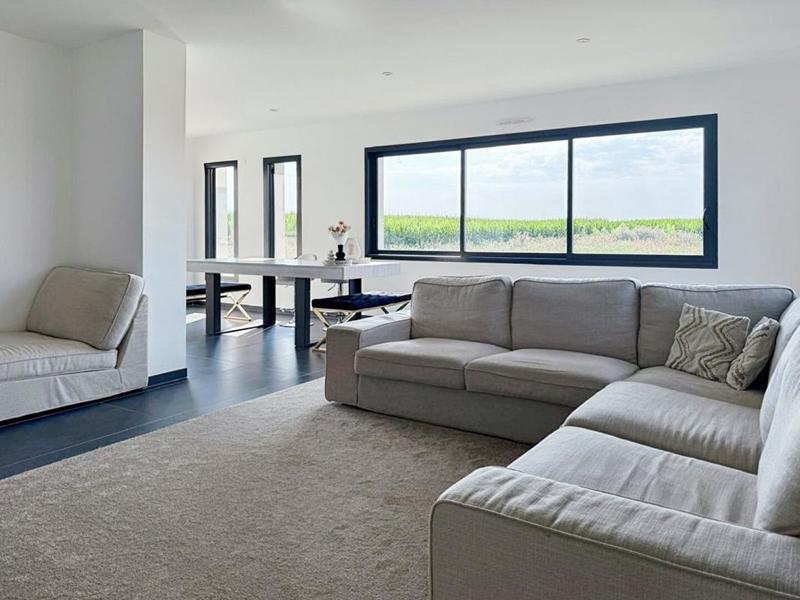 Maison - 210 m² - 6 pièces