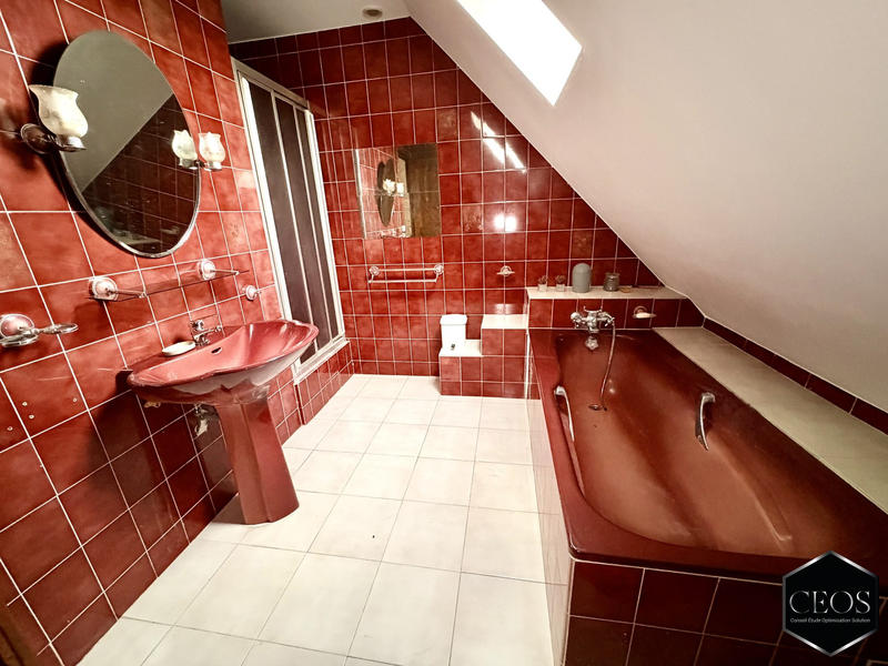 Maison - 210 m² - 8 pièces