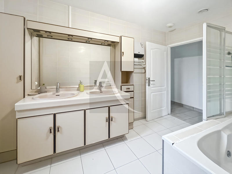 Maison - 120 m² - 7 pièces