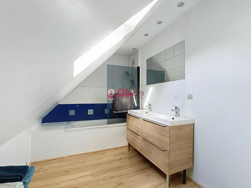 Maison - 92 m² - 5 pièces