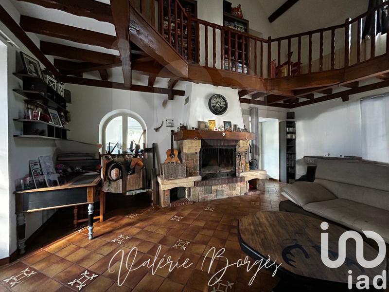 Maison - 210 m² - 7 pièces