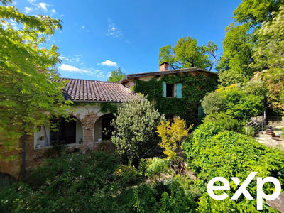 Maison - 260 m² - 10 pièces