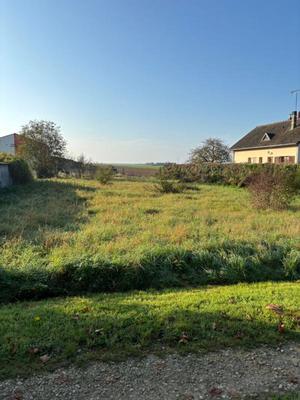 Terrain constructible - 1 070 m²