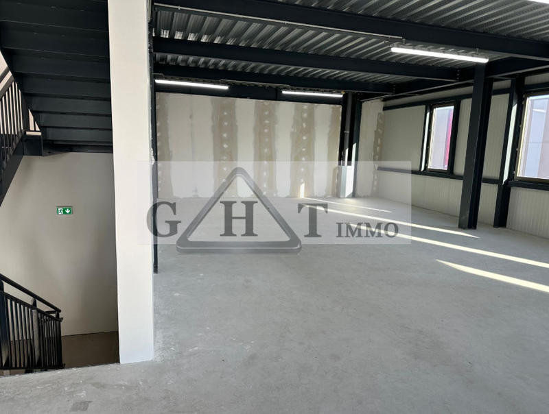 Entrepôt - 1 154 m²
