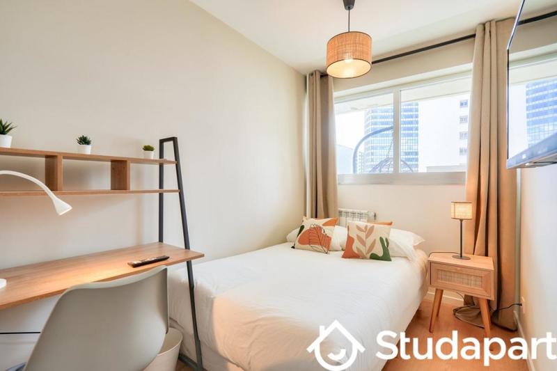 Chambre - 10 m² - 1 pièce