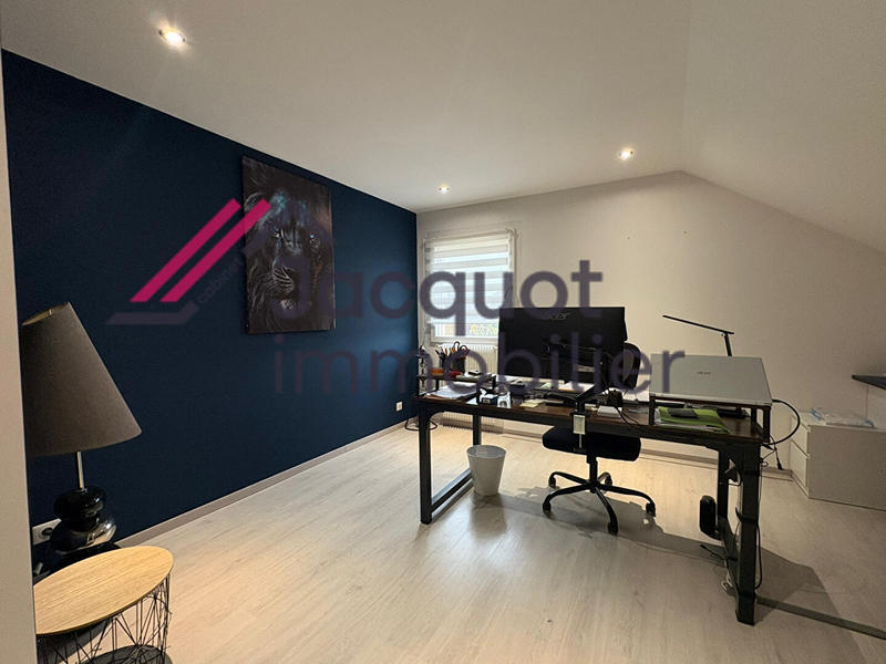 Maison - 209 m² - 9 pièces