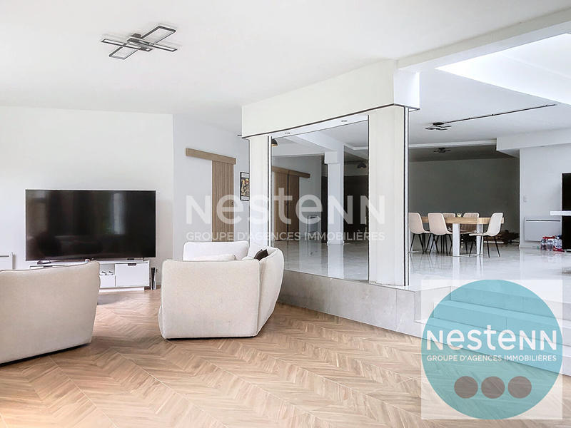 Loft - 366 m² - 6 pièces