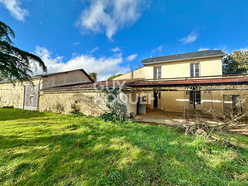 Maison - 216 m² - 8 pièces