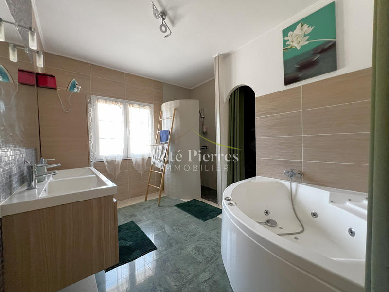 Maison - 178 m² - 7 pièces