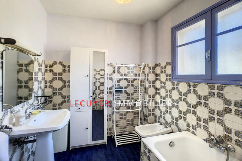 Maison - 208 m² - 5 pièces