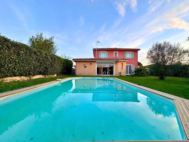 Maison - 170 m² - 9 pièces