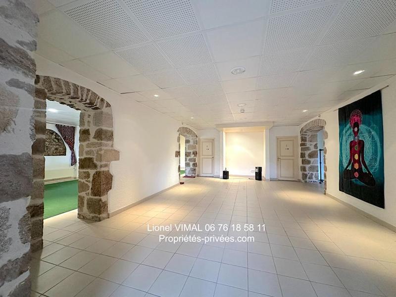 Maison - 868 m² - 23 pièces