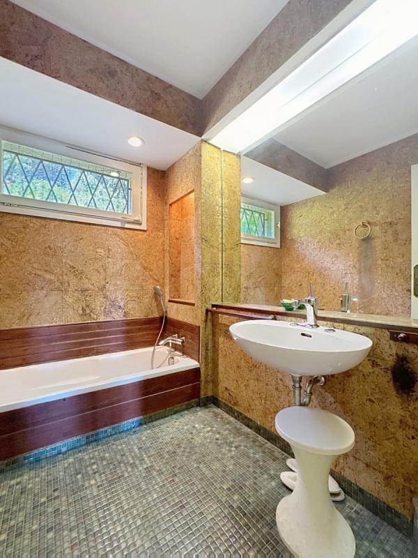 Villa - 308 m² - 10 pièces