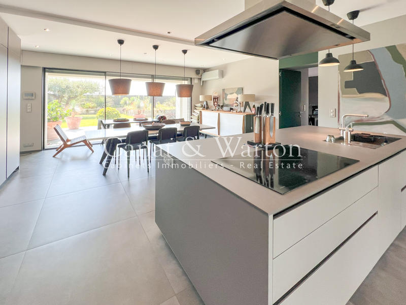 Villa - 280 m² - 7 pièces