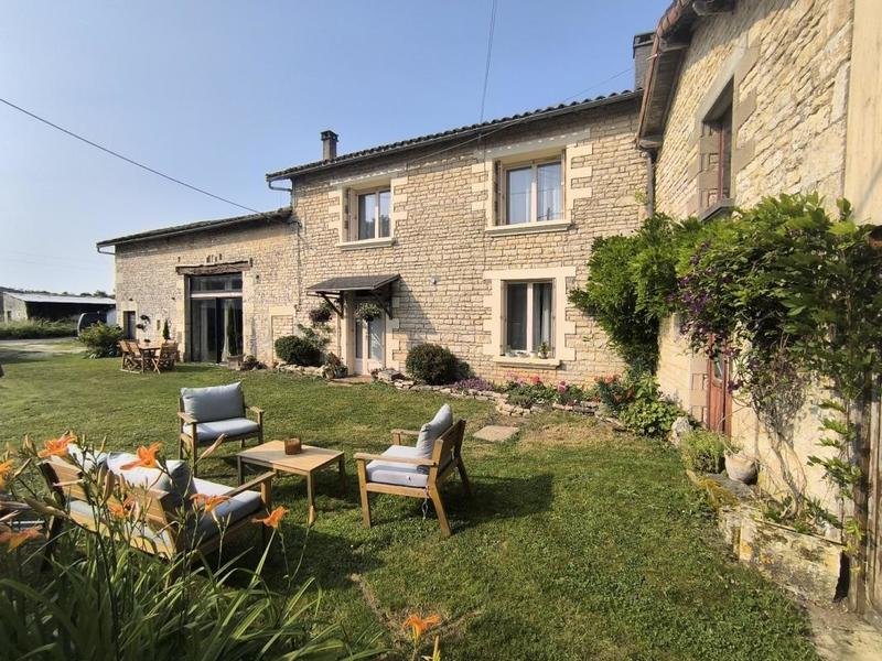 Maison - 180 m² - 5 pièces