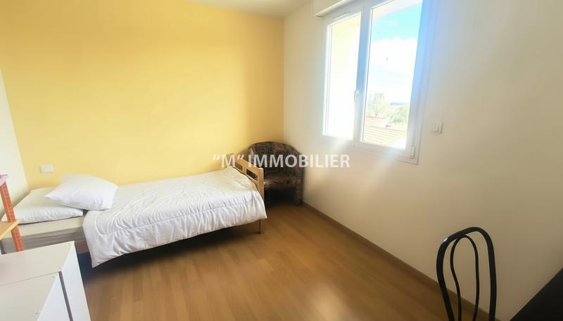 Maison - 247 m² - 9 pièces