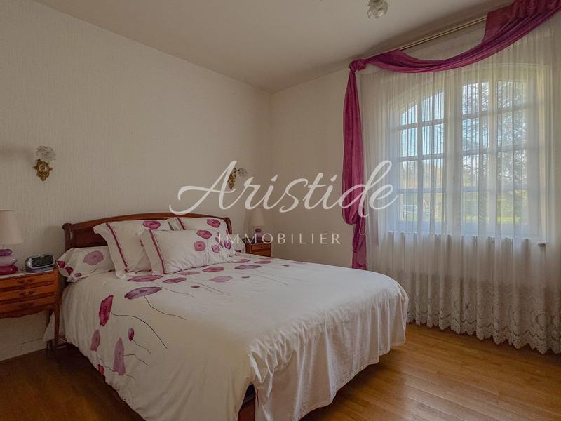 Maison ancienne - 253 m² - 8 pièces