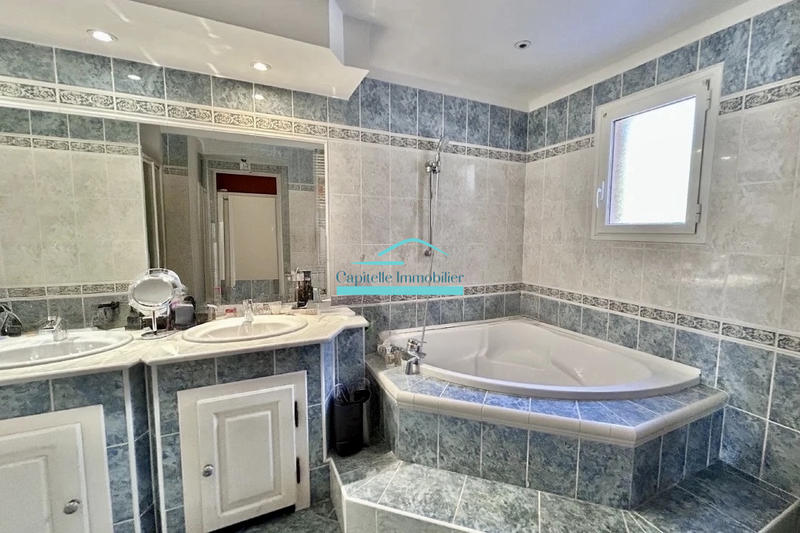 Villa - 280 m² - 9 pièces