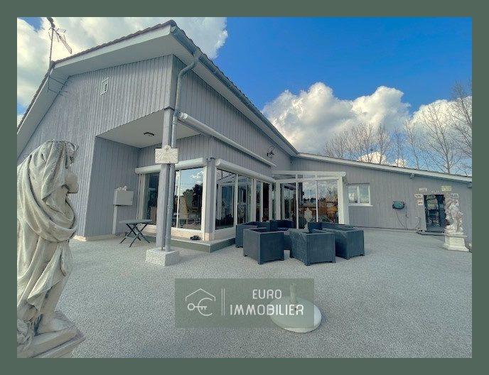 Maison - 262 m² - 7 pièces