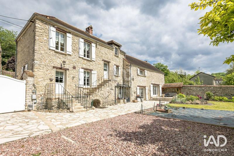 Maison - 185 m² - 8 pièces