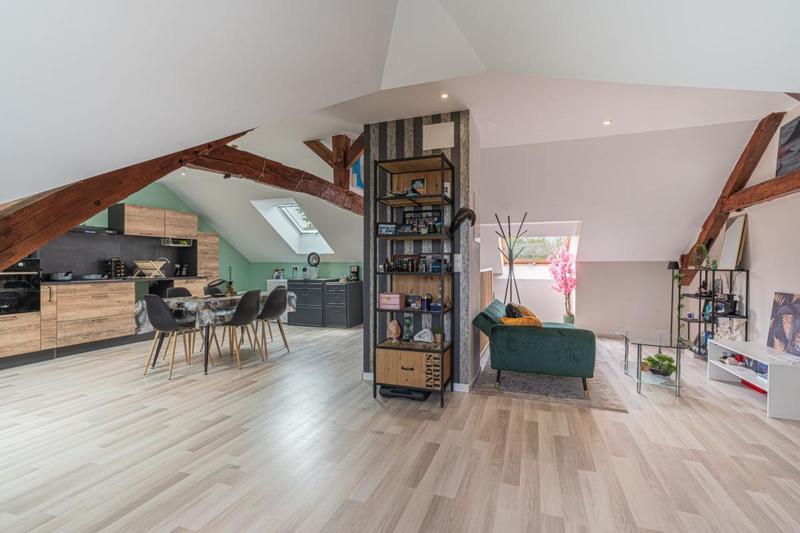 Maison - 380 m² - 9 pièces