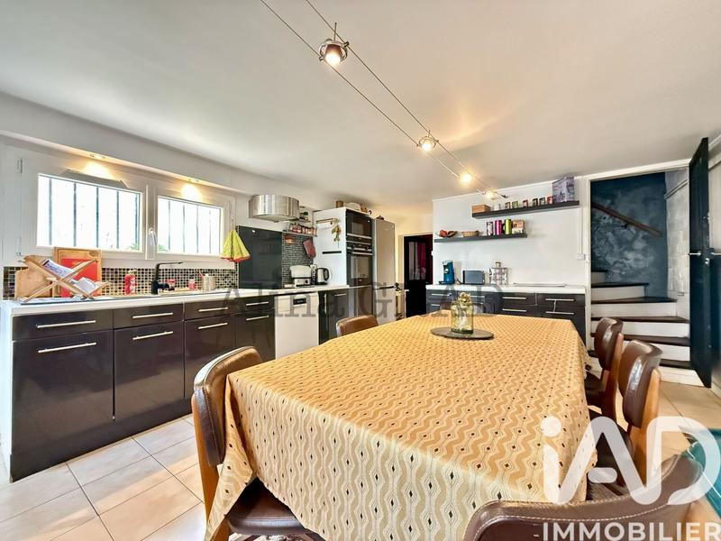 Maison - 92 m² - 4 pièces