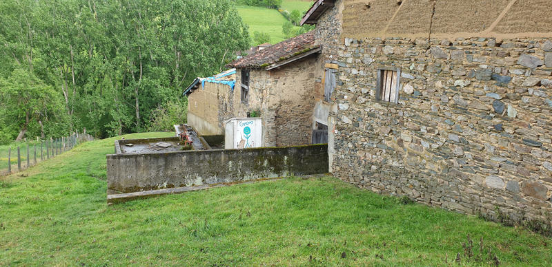 Maison - 250 m² - 1 pièce