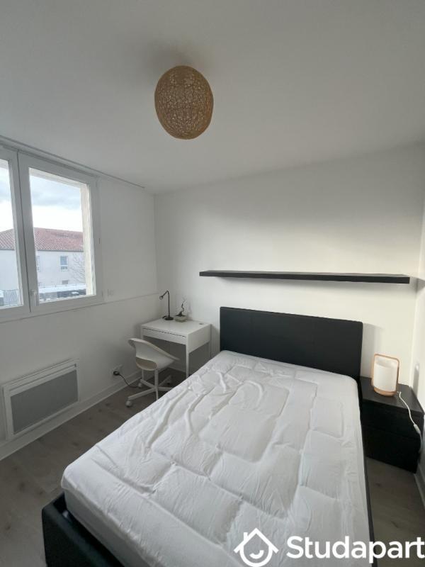 Chambre - 9 m² - 1 pièce