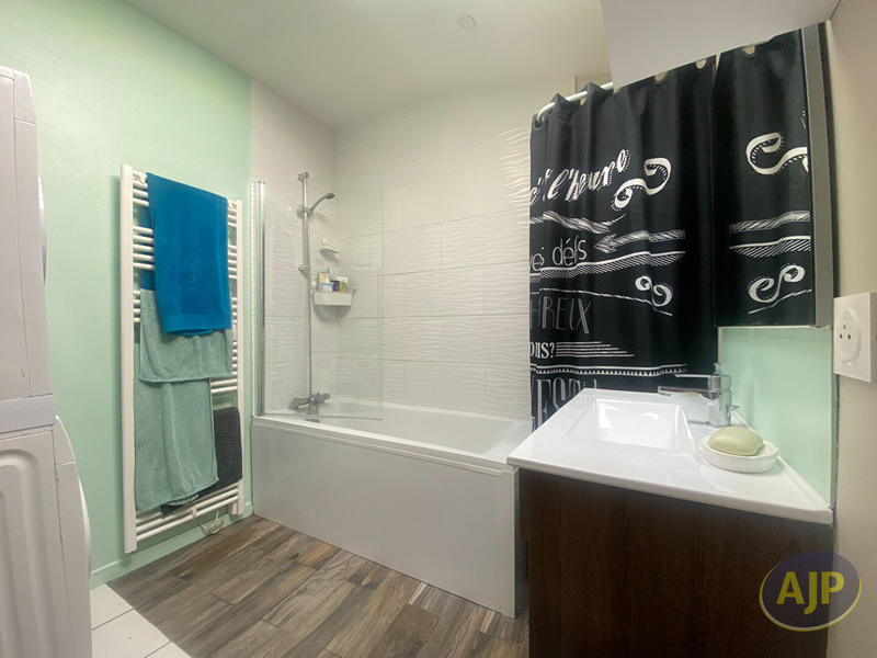 Maison - 84 m² - 4 pièces