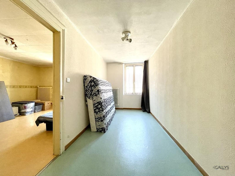 Maison - 256 m² - 8 pièces