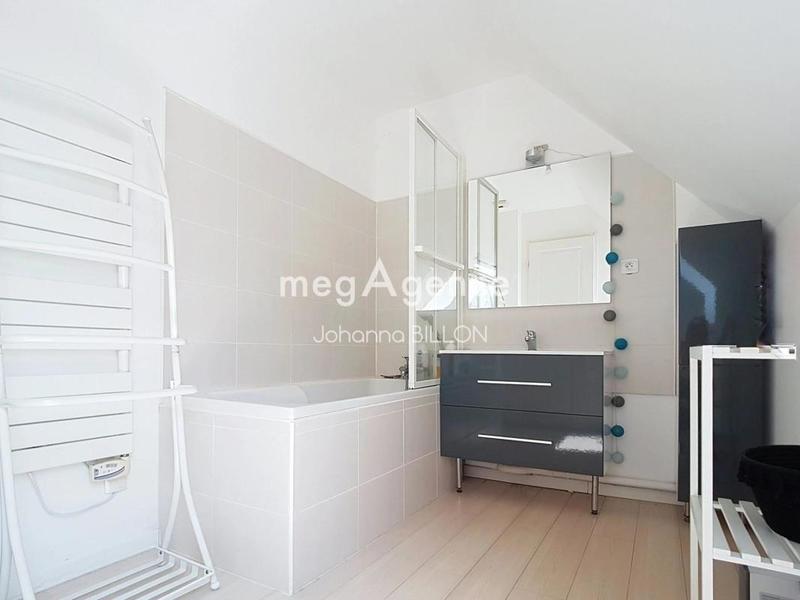 Maison traditionnelle - 178 m² - 6 pièces