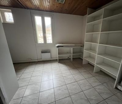 Local d'activités - 383 m²