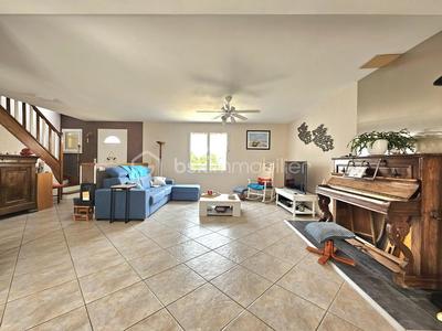 Maison - 140 m² - 6 pièces